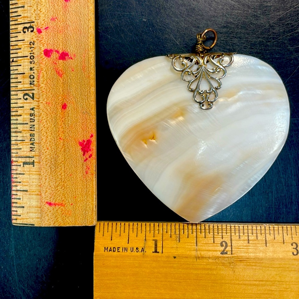 Mother‎ of pearl heart drop pendant approx 3” x 3” - Picture 2 of 8